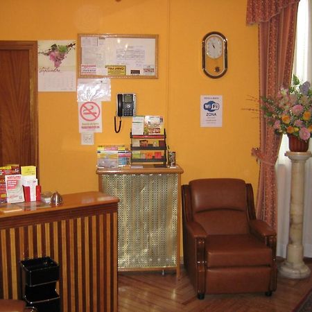 Hostal La Selecta Madrid Buitenkant foto